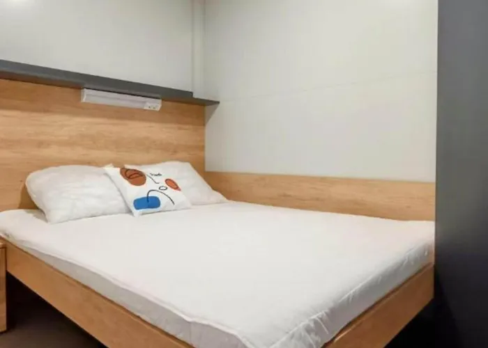 別荘 Classic Two Bedroom Mobile With Terrace And Sea View Br2 *