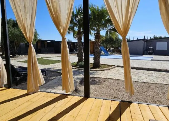 Classic Two Bedroom Mobile With Terrace And Sea View Br2 別荘